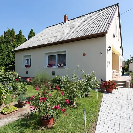 Bende Apartment Balatonkeresztur